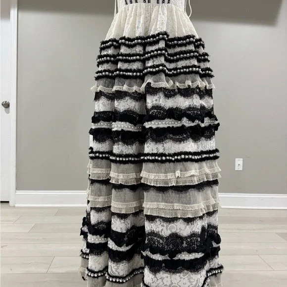 $3995 alice + oliviaDenita Bustier Ruffle Gown size 2